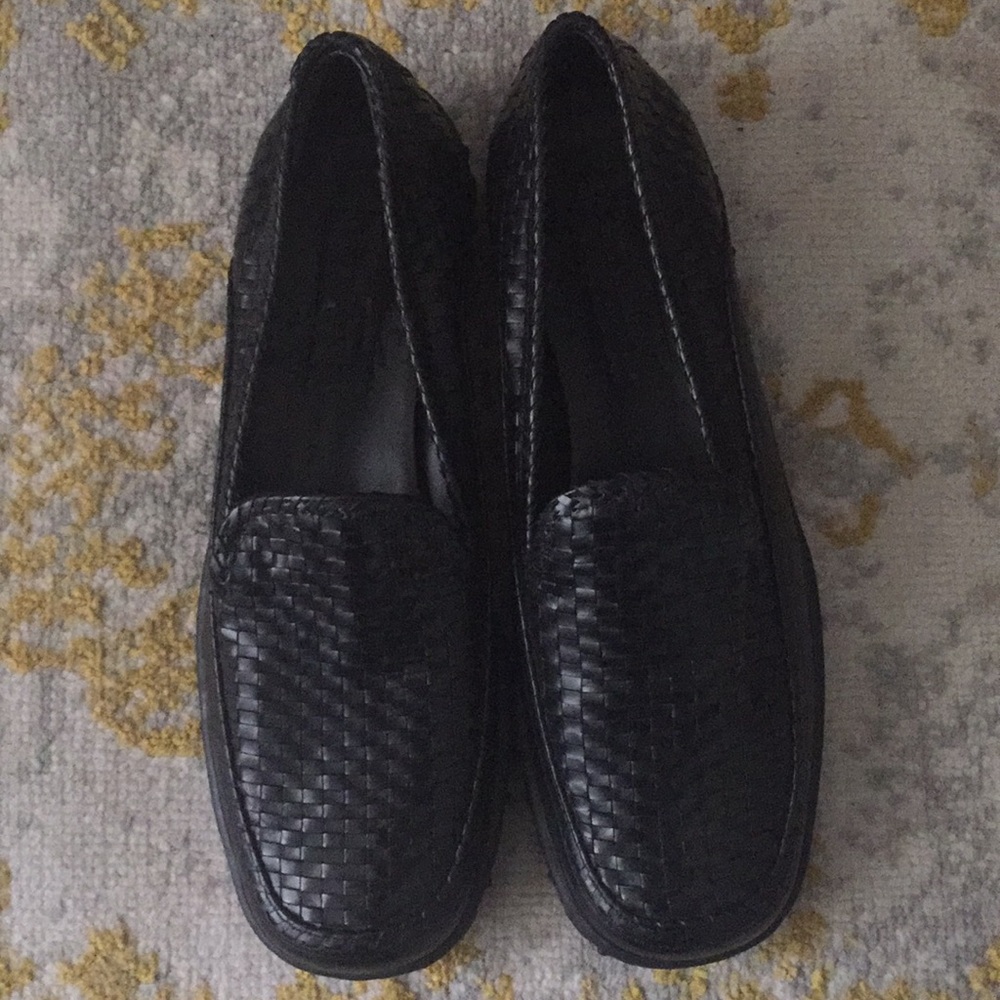 Cole Haan women’s loafers size 7 1/2…